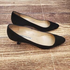 Manolo Blahnik Sena Suede Round Toe Pumps sz 39